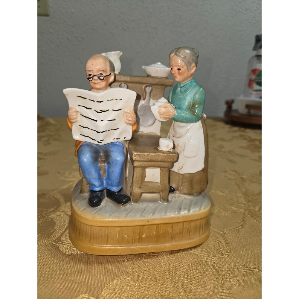 Vintage Ceramic Music Box Sankyo Home Sweet Home Made in Japan Figurine